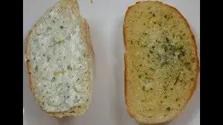 Super simple garlic butter recipe (makes garlic bread in 5 minutes!)