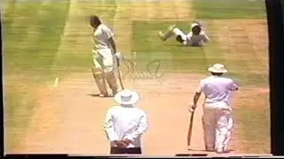 Imran Khan Magic Ball to Kapil Dev l Super Delivery to Castle Kapil !