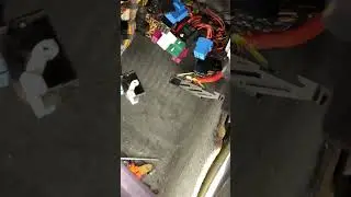 BMW e91 не включается зажигание, не включается ничего)