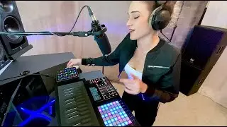 No Where Left to Hide- Neon Vines (Live from her Studio)