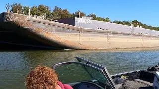 Battling Barges to Fish with a LEGEND! #bluecatfish #flathead #fishingtips