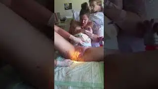 Роды женщины вне больницы через вагину