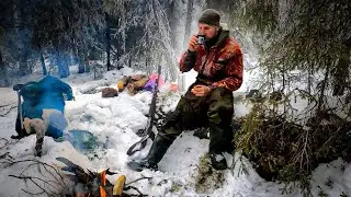 ПРОРЫВАЮСЬ К КАПКАНАМ. УДАЧА НА ПУТИКЕ.С ТРУДОМ ДОБРАЛСЯ ДОМОЙ. ЖИЗНЬ В ТАЙГЕ.