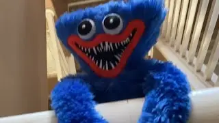 Huggy Wuggy Dies (plush)