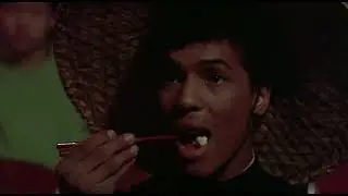 Man catches bullet with his teeth - Bruce Leroy