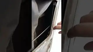 Заклинило замок двери 2109, 2114, 2115 не поднимается пипка. Открываем дверь.