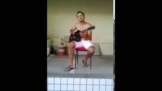 Eu cantando para grande plateia. Veja até o Fim ingressos esgotados