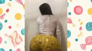 hot girl twerking in shower