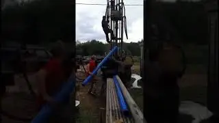 Бурение скважины тяжёлой буровой техникой