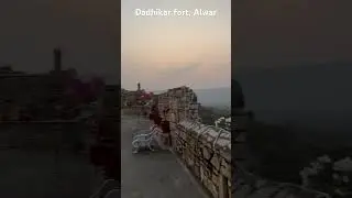 Mesmerising views with beautifully built the📍Dadhikar Fort, Alwar #rajasthan #royal #rajputana l