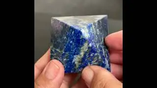 Lapis Lazuli Pyramid - 225
