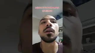 dekolteye bakmamaya çalışmak
