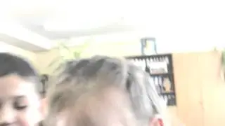 Девки паказуют жопу друг другу