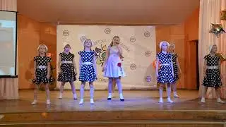 Анастасия Евсеева и вокальный ансамбль Веснушки - Белые панамки