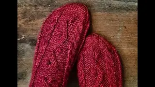 Beautiful knitted socks. Full version