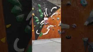 Bouldering - 6c/+ (V5) with a heal-toe cam (Active rest day in Catalonia)