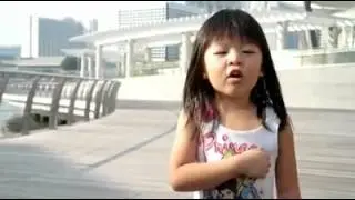 Steffi taking the Singapore Pledge in Mandarin