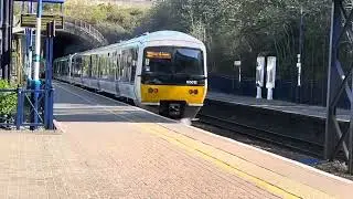 Trains At Both Denham and Gerrards Cross 10/4/25