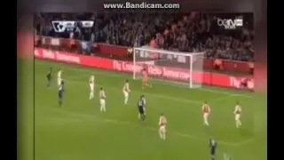 هدف يايا توريه الرائع في بيتر تشيك (ارسنال Vs مانشستر سيتي)