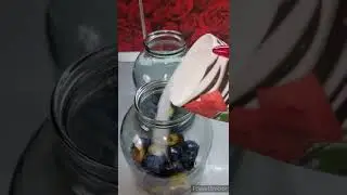 Закрываю компоты из слив! Очень вкусные получаются!