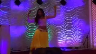 Nikki Khan dances at Chutney Vibrations 2015