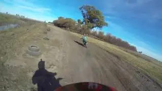Following my son in a MX track - Girando detras de mi hijo