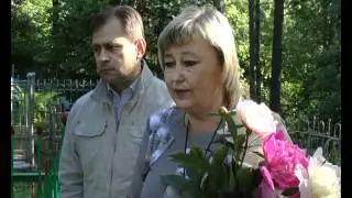 Помощники депутата возложили цветы к воинской могиле