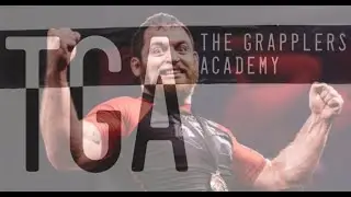 THE GRAPPLERS ACADEMY - Dan Strauss