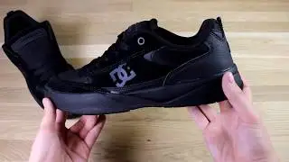 DC Penza Trainers in Black/Black