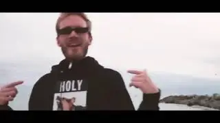 Bitch lasanga on piano!