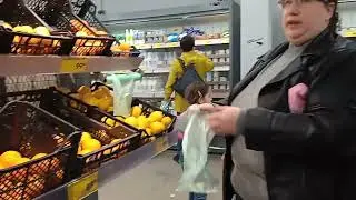 Покупки в магазине. Василий, не Василий😂.