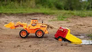 Tipper And Truck Accident Pulling Out Jcb Excavator 🚚🎠🚜  Truck  Video | Jcb Video 