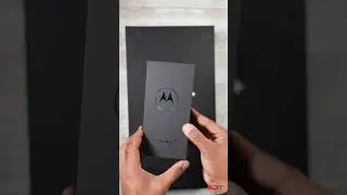 #shorts Unboxing the Moto #razr, the best little phone! #device #mobile #foldingphone #unboxing