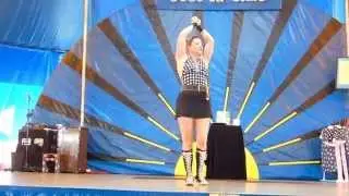 Mama Lou - Strong Women - Escape From Handcuffs !