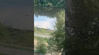 Сбросили тележку в реку и #россия #ореховозуево #лето #подмосковье #russia #набережная #работа