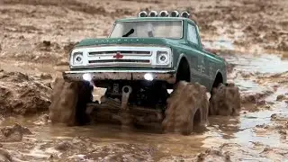 DEEP MUD! SCX24 C10 & ROCK BOUNCER DESTROYING THE MUD PIT