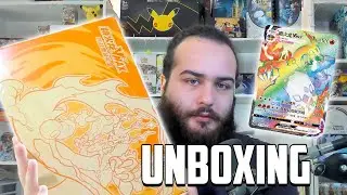 Unboxing Charizard VMAX Battle Set Gift