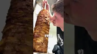 WHERE DO THEY GO TO THE MEAT IN THE SHAWARMA STORE @_schawerman_