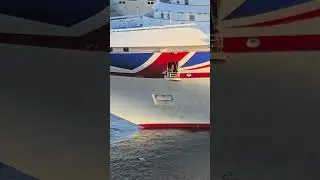 Iona signally other P&O ship - Christmas Eve - Part 4 #cruise #cruiseship #christmas #shorts