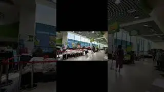 Durian sales at Giant Tampines!!! 😱The whole building smell of durians 😋 #shorts #durians #giant