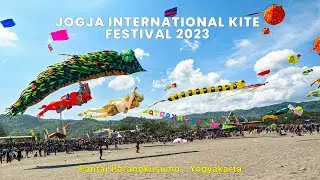 Keseruan festival layang-layang internasional JIKF 2023 di pantai Parangkusumo Bantul Yogyakarta