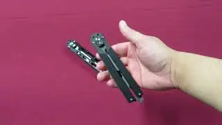 Demonstrating the Artisan Cutlery 1823 Kinetic Tool