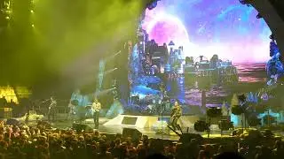 Weezer - Holiday @ MSG, NYC 09 11 2024