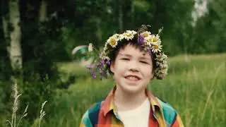 поёт крестник Рома-Ромашка🌼   автор песни Алексей Ольханский, сценарист- Я☺