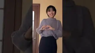 Казашка танцует