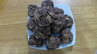 Diet cocoa cookies made from whole grain flour