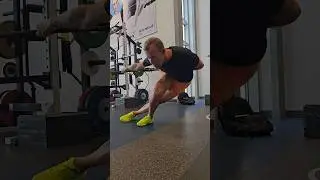 Would you believe me if I told you, I do this for 4 x 3 minutes? 🥵 Every day is damn leg day 🦵⛸️🔄