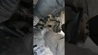 Снятие тормозного супорта и замена колодок, Лада Ларгус