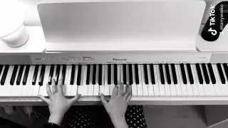 Аккорды на пианино Кристина Агилера (Christina Aguilera) «Hurt»