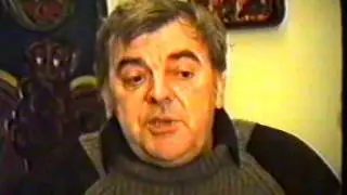 Юрий Коваль в мастерской. (приблизительно 1990 г.)